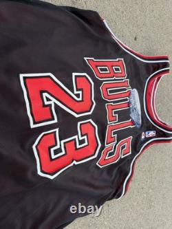 NWT Chicago Bulls Michael Jordan Size 40 Reversible Champion Jersey Medium M