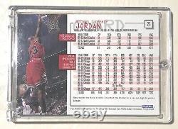 RARE 1995 Skybox International Michael Jordan Signed Autographed Basketball Card