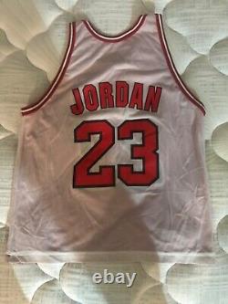 Rare Vintage Jordan Bulls 23 Red/White Reversible Champion Jersey (Never Worn)