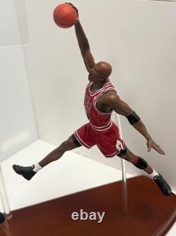 The Danbury Mint 3 Figure Michael Jordan Lifetime of Achievement