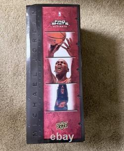 Upper Deck Pro Shots Ultimate Michael Jordan 1998 NBA Finals Last Shot Statue