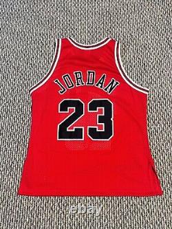 VTG 90s Champion Authentic Chicago Bulls Michael Jordan 23 Jersey 44 L Gold Logo