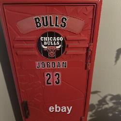 Vintage 1993 Michael Jordan #23 Chicago Bulls Suncast Plastic Locker 48 NBA HOF