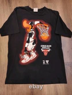 Vintage 1995 Chicago Bulls Daffy Duck Looney Tunes NBA Tee Jordan Rare 90's