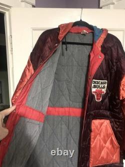 Vintage 90s Chicago Bulls Quilted Long Bench Coat Jacket Parka XL Michael Jordan Vintage 90s Chicago Bulls Quilted Long Bench Coat Jacket Parka XL Michael Jordan