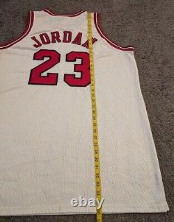 Vintage Nike Authentic Chicago Bulls Michael Jordan 1997-98 Pro Cut Jersey